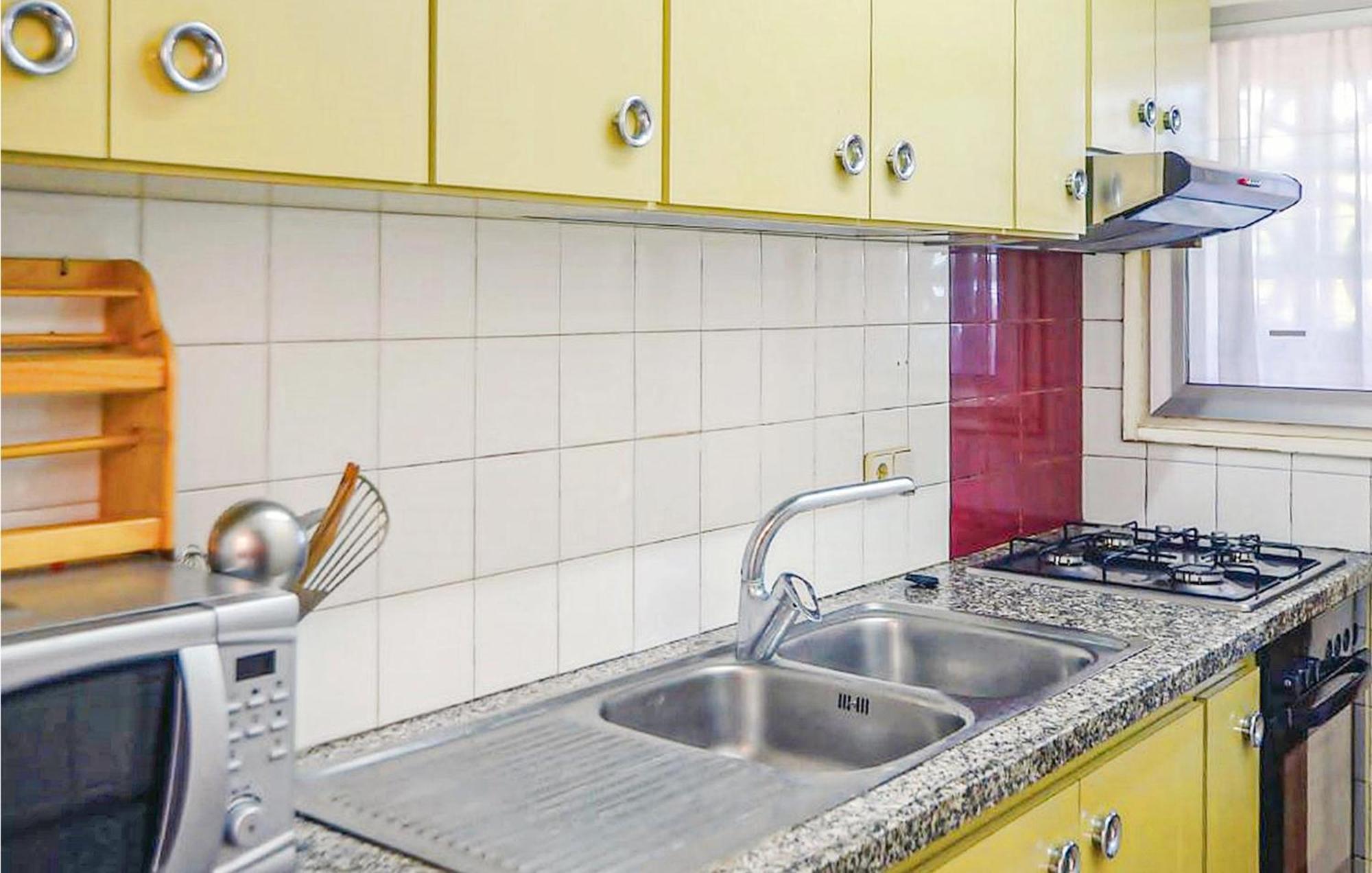 Awesome Apartment In Santa Susanna With Kitchen Eksteriør billede